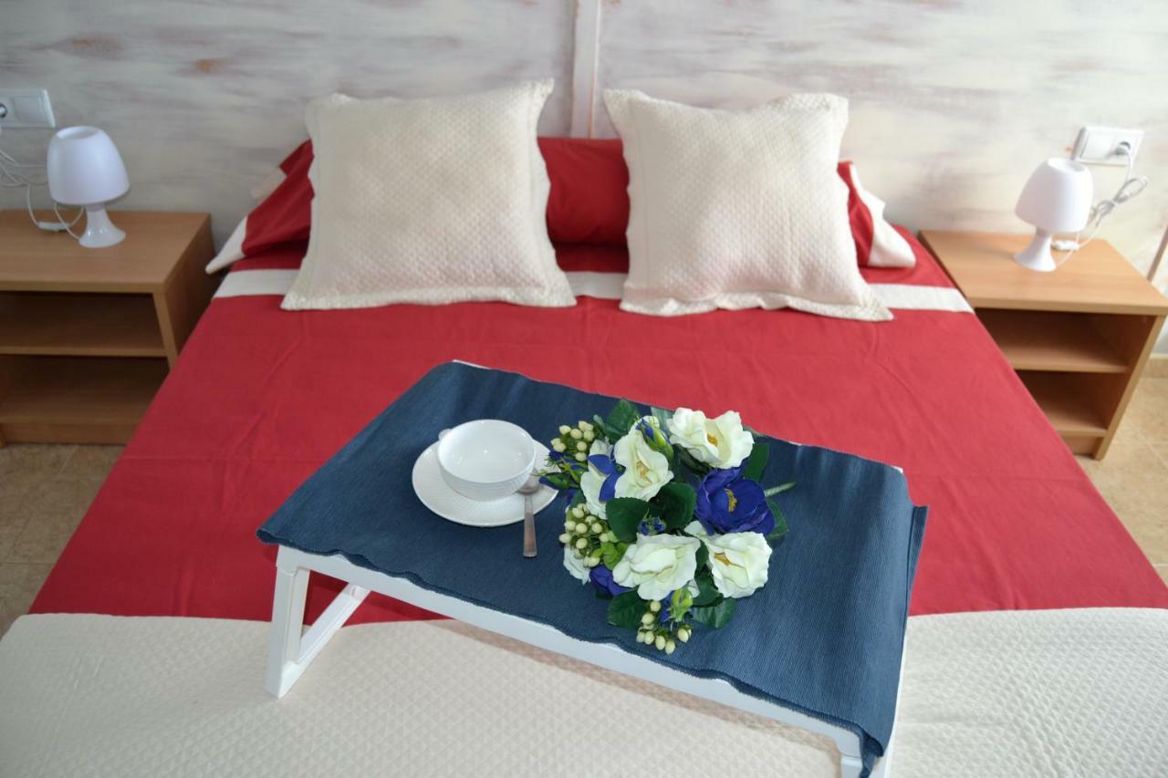 Lovely Familiar Apartment With Pool In Cap סאלו מראה חיצוני תמונה